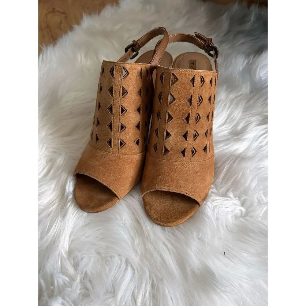 Tahari Marvel Sandals Size 8.5 Maple Brown Block Heel Suede Cutout Sling Back - Picture 6 of 10